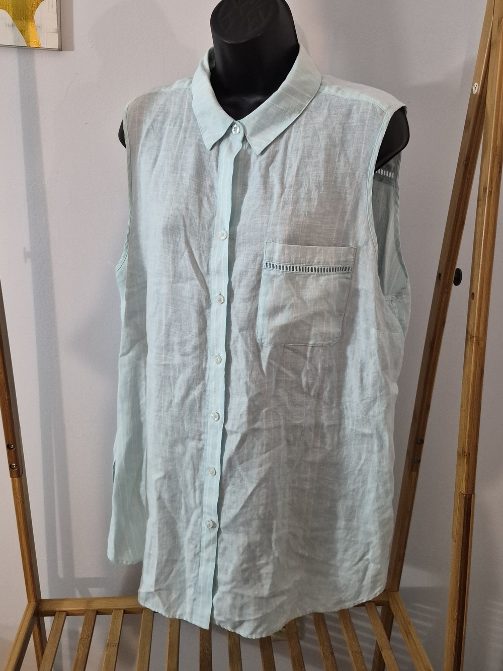 Chico's Light Mint Sleeveless Button-Down Shirt